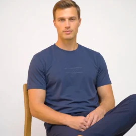 Yolo edition slim fit tshirt navy peone yolo republic lifestyle look